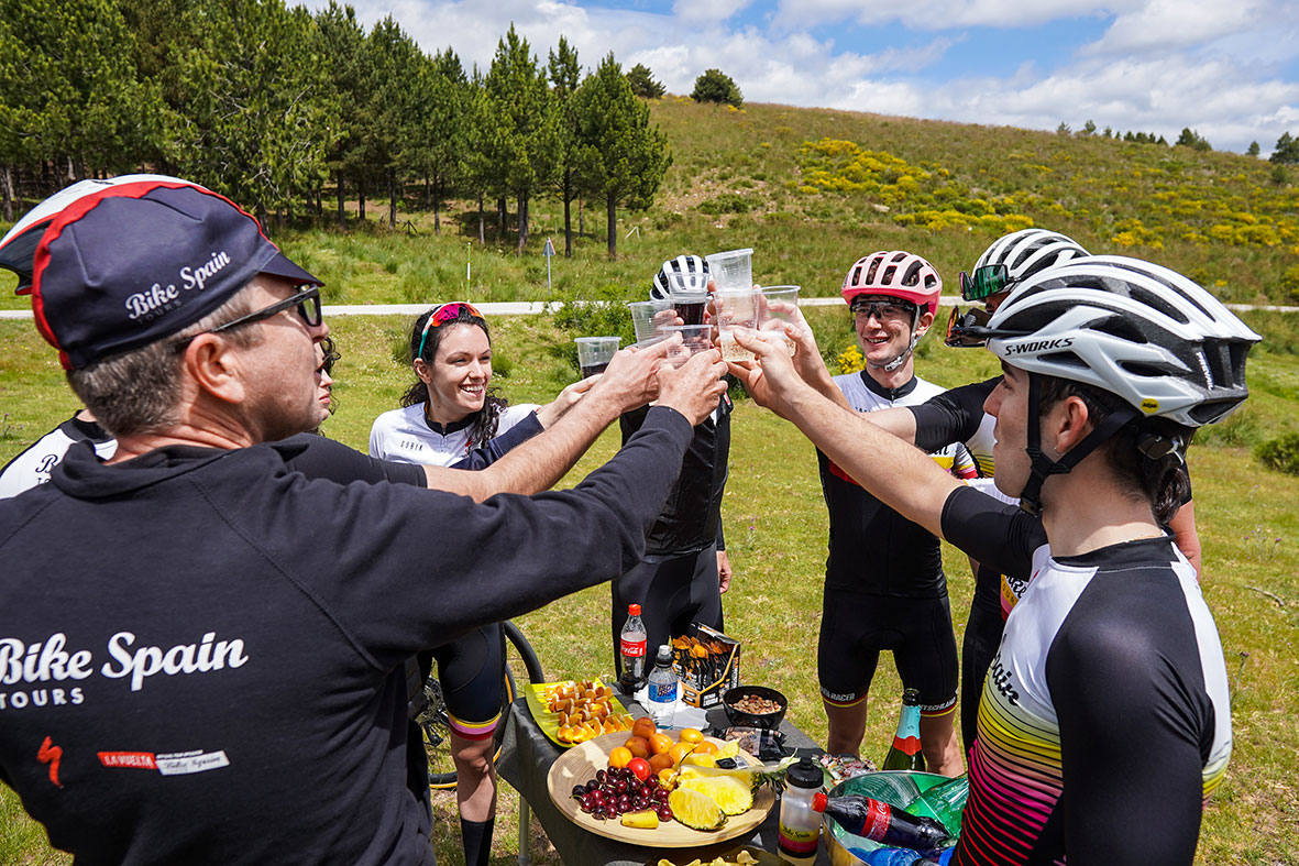 bike-tour-madrid-guided-picnic-photo