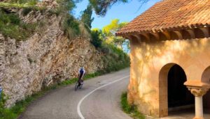 road-bike-tour-mallorca-house