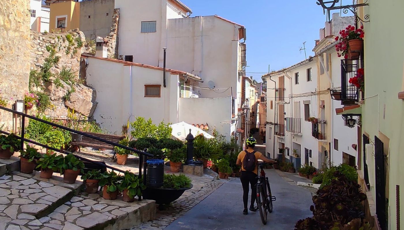 Mountains to Mediterranean: Bike the greenway to Valencia